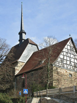 Westgiebel des Langhauses mit Fachwerk