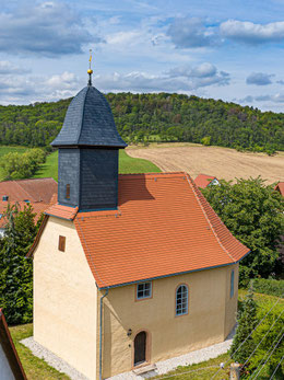Die restaurierte Dorfkirche in Kleinlöbichau - ein Schmuckstück des Bauernbarock
