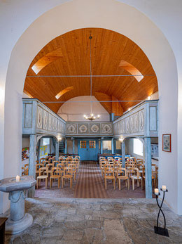 Kirchenschiff mit neuem Tonnengewölbe