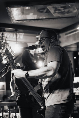 We lost track; Simon Schelb;  Bass; Gesang; Vocals; Lörrach; Loerrach; Alternative Rock; Metal; Hard Rock