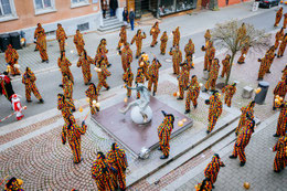 Die Hänsele am Hans-Kuony-Brunnen