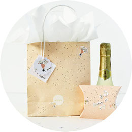 Bild: DIY Brautkalender- finde Ideen für einen Braut Countdown Kalender als Geschenk zum selber machen, mit Tipps zum Befüllen und Verpackungsideen // gefunden auf www.partystories.de // #diyHochzeit #Brautkalender #geschenkidee #ricodesign