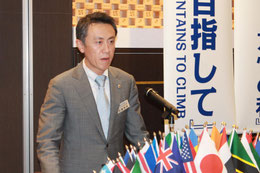 Secondary tail twister L. Tatsuya Sato