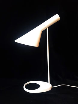 Tischlampe weiss von Entwurf Arne Jakobsen