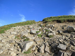 以東岳山頂付近の岩場