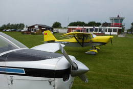 Oldie PA-28 und Yellow Fox in Heide Büsum