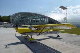 VIP Parking vor dem Flying Bulls Hangar / Museum