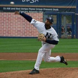 Nella foto Victor Santos (Foto Paul's Random Baseball Stuff)