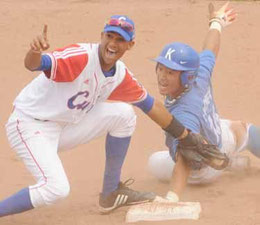 Nella foto con la divisa Cubana Louis Gurrel Jr