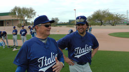 Nella foto Bill Holmberg con Mike Piazza (Foto Gallerani-Oldmanagency/FIBS)