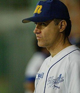 Mauro Paglioli con la divisa del Modena quando era il Manager (Foto tratta dal sito www.baseball.it)