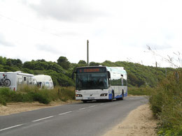 Volvo 7700 restylé du réseau Keolis Saint-Malo Agglomération engagé sur la ligne 8 et vu au niveau du fort Du Guesclin alors qu'il se dirige vers Saint-Méloir des Ondes.