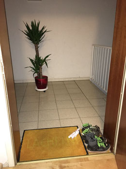 Die Bilder für den Nikolaus liegen neben den geputzten Schuhen parat.