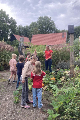 Kinderbereich Tolle Wettbewerbe, außergewöhnliche Projekte, spannende Aktionen, Spaß, Natur pur, coole Freizeiten – das und noch vieles mehr bietet die NAJU für Kinder im Alter von sechs bis 13 Jahren an. Diese können beispielsweise in einer der zahlreich