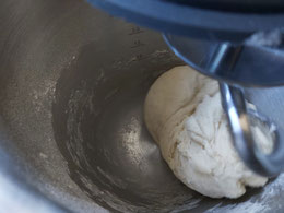 Hefeteig Herstellung mit der Küchenmaschine