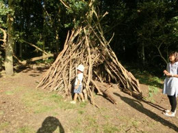 イギリスの公園に作られているDEN (レンジャーのKさん提供)