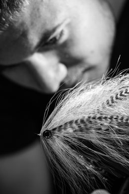 Fly Tying a streamer for pike fishing - Danica Dudes flyfishing blog