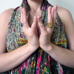 Embody Yoga: Mudras fürs Holz-Element. Hoffnung & Erneuerung. + Download