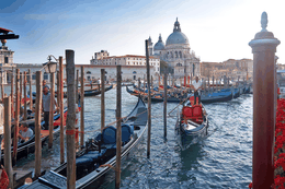 Blick von Harry's Bar aus über den Canal Grande auf die Kirche Santa Maria della Salute (Foto: Christian Düringer)
