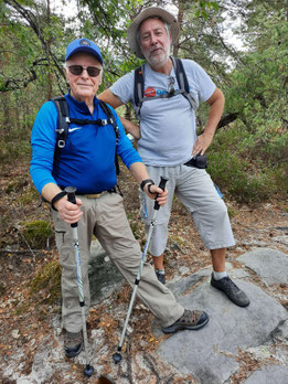 Après le rire du meneur au chapeau, la photo est de rigueur