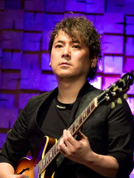 荒川 岳大 (Guitar)