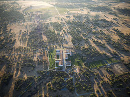 Herrenhaus und Landschaft von oben