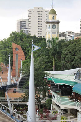 Guayaquil, Uferpromenade Malecon 2000 mit Uhrenturm