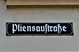 Straßenschild der Pliensaustraße in Esslingen (18)