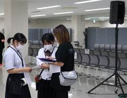 令和５年開催の「イチコレ」での高校生スタッフの様子