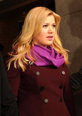 http://de.wikipedia.org/wiki/Kelly_Clarkson