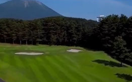 大山平原ゴルフクラブ (名物ホール) 18番PAR4