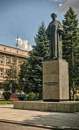 Estatua en la Universidad Maria Curie-Skłodowska en Lublin