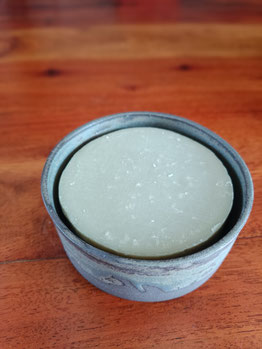 Ce savon de rasage artisanal, fabriqué dans votre savonnerie artisanale en Loire-Atlantique, premettra un rasage doux. Une très bonne idée cadeaux pour les hommes.