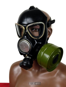 Russische Gasmaske GP-7 mit Faltenschlauch