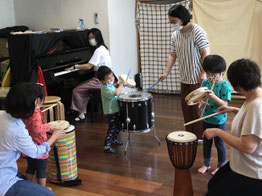 どれみLABO　みんなのどれみ　グループリトミック＆プレピアノ　江東区