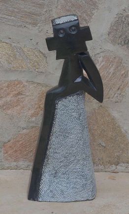 Nala´s first Stonesculpture, made out of Springstone, by the well known Richard Mteki, Harare / Zimbabwe