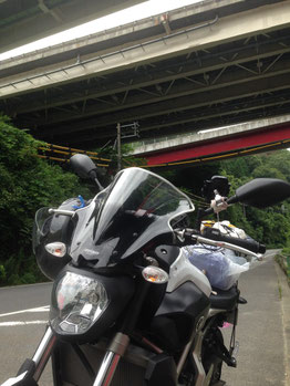 16:00 五月橋ICを降りて 上は名阪道