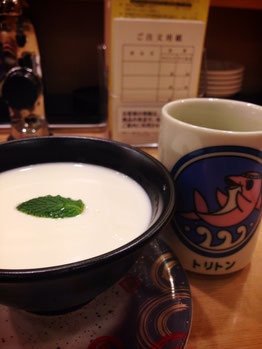 回転寿司はトリトンに限る! そして〆は 杏仁豆腐♡