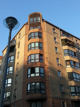 Edelplatten-Bau Ecke Voßstraße/Gertrud-Kolmar-Str.