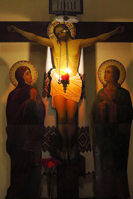Maria und Magdalena unter dem Kreuz