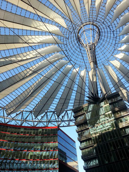 Kuppel des Sony Center