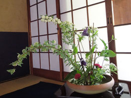 #tea #ceremony #kyoto #ikebana #calligraphy #class #workshop #tour #guide #thingtodo #kimono #geisha #samurai #ninja #flower #garden #experience #culture #travel #hotel #guesthouse #accommodation #sake #food #restaurant #craft #art #townhouse #history