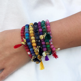 Bunte Armbänder mit Botschaft Kantha textilschmuck Worldfinds