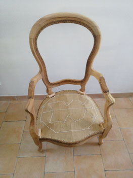 Lacets sur un fauteuil de style Louis Philippe, d'époque Napoléon III.