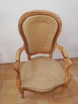Le piquage sur un fauteuil de style Louis Philippe, d'époque Napoléon III.