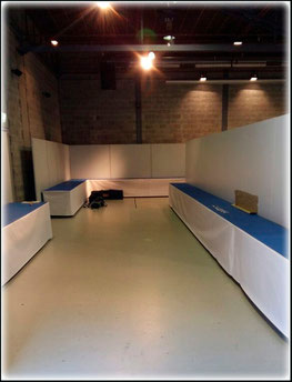 Ausstellungshalle im Aufbau