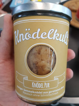 Knödelkult Semmelknödel aus dem Glas.