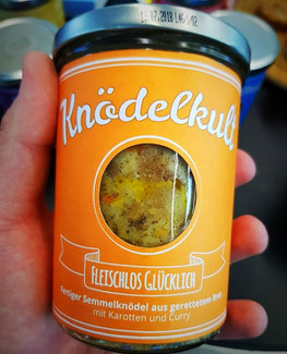 Knödelkult Semmelknödel aus dem Glas.