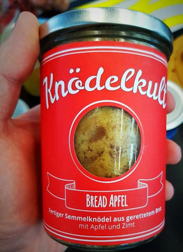 Knödelkult Semmelknödel aus dem Glas.