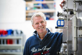 Andre van Roon born in Vlaardingen and living in Zoetermeer, private salsa party lover bachata, art painter, fitness, watersport and wintersport, wine lover, Manager Mechatest Sampling Solutions (previous entrepreneur and owner of the company)